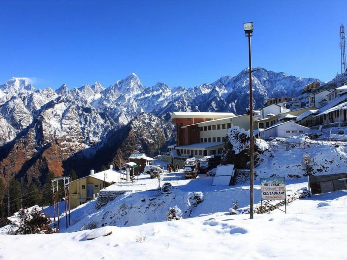 Auli-Uttarakhand’s Hidden Gem for Skiing and Scenic Bliss.jpg