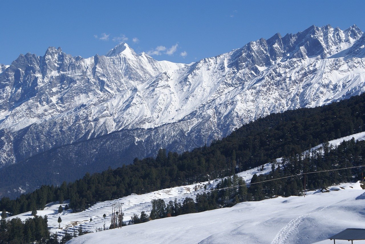 Auli Uttarakhand’s Hidden Gem for Skiing and Scenic Bliss