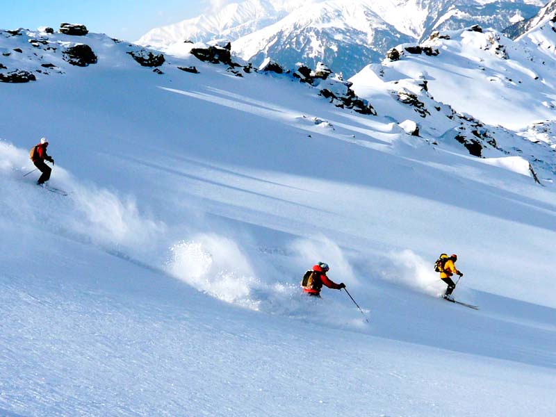 Auli Uttarakhand’s Hidden Gem for Skiing and Scenic Bliss