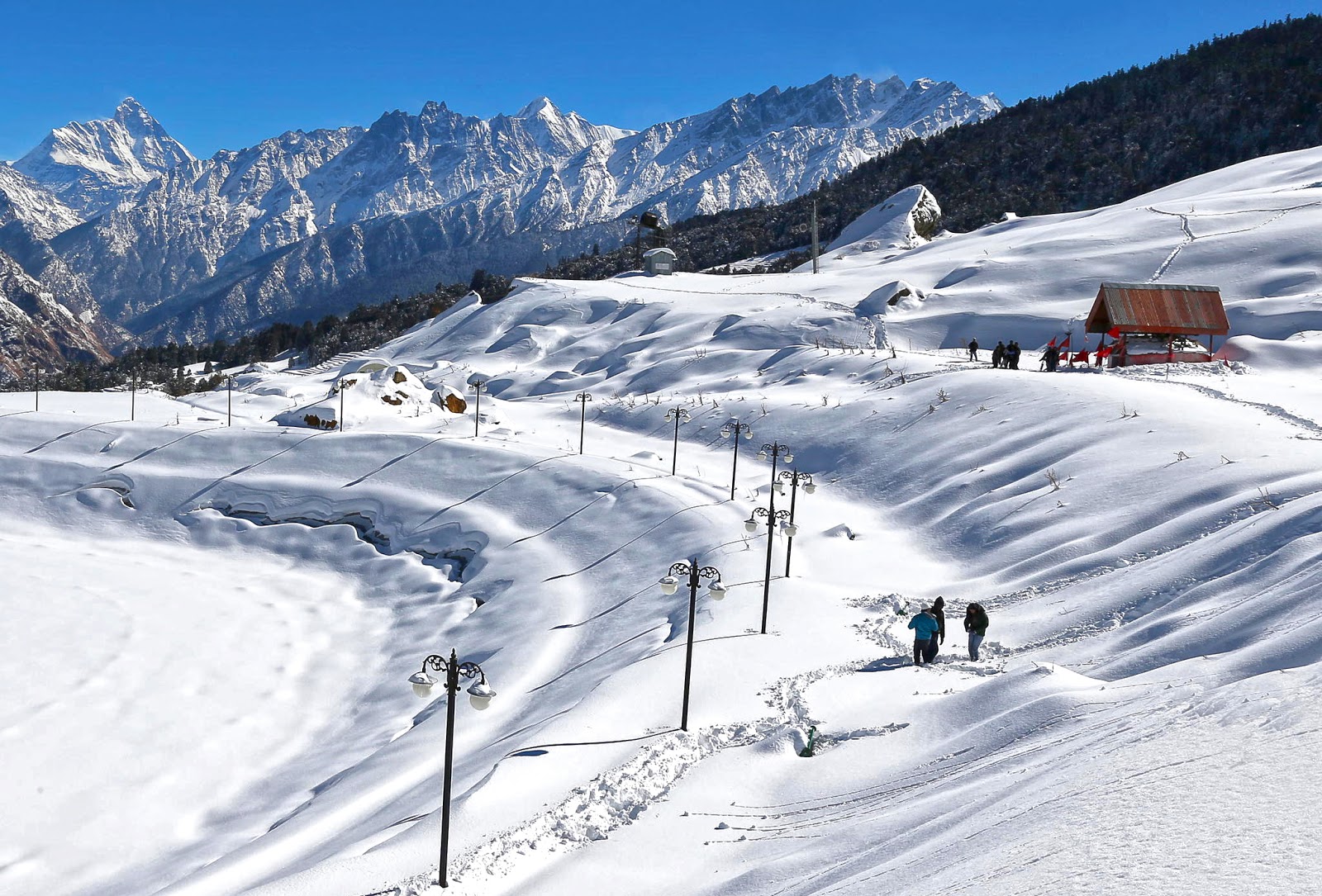 Auli Uttarakhand’s Hidden Gem for Skiing and Scenic Bliss
