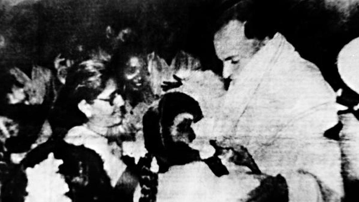 Rajiv Gandhi and Prabhakaran: From Peace Talks to Assassination – The Tragedy of Broken Trust